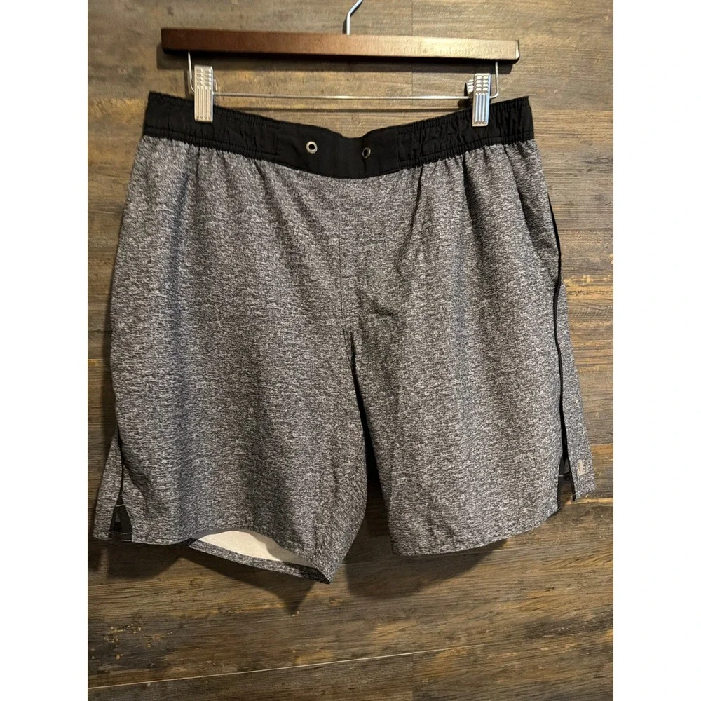 Vuori Banks Shorts Mens Medium Gray Heather Performance Athletic Swim V341